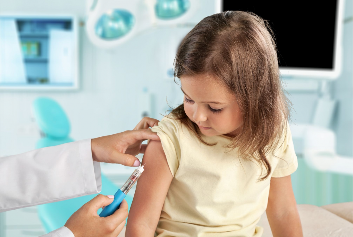 Vaksinasi pada anak 